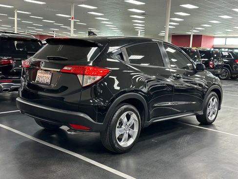 Used 2019 Honda HR-V LX image 7