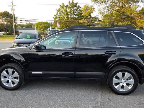 Used 2010 Subaru Outback 2.5i Limited AWD/4WD image 8
