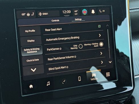 Used 2023 Jeep Grand Cherokee Altitude image 33