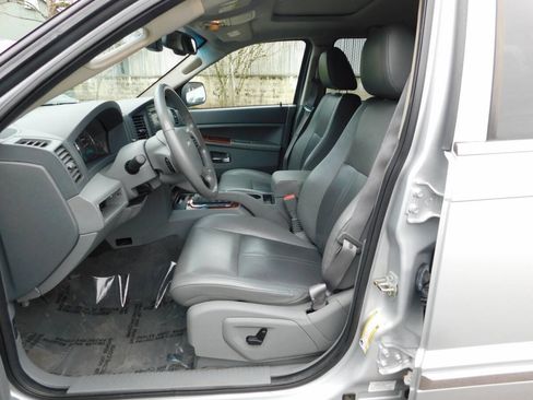 Used 2006 Jeep Grand Cherokee Limited AWD/4WD image 7