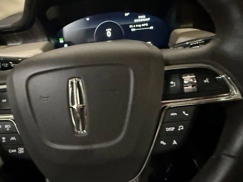 Used 2022 Lincoln Nautilus Reserve w/ Equipment Group 201A AWD/4WD image 16