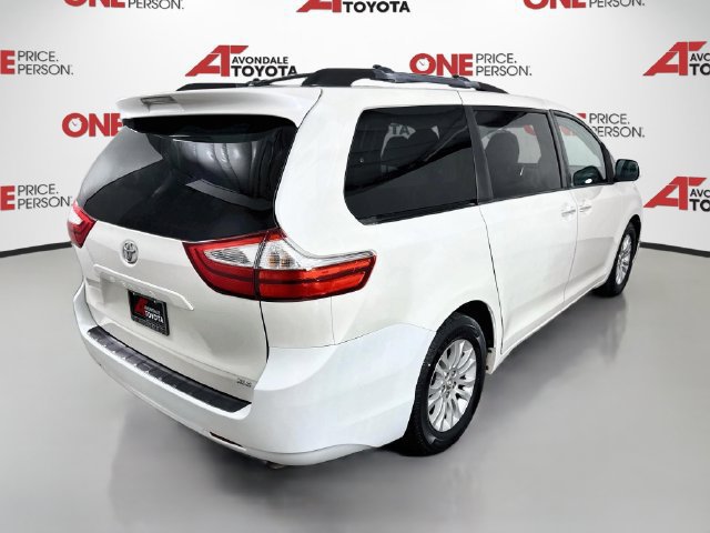Certified 2017 Toyota Sienna XLE FWD image 8