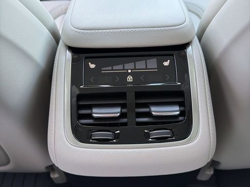 New 2026 Volvo XC90 B6 Ultra w/ Protection Package image 33