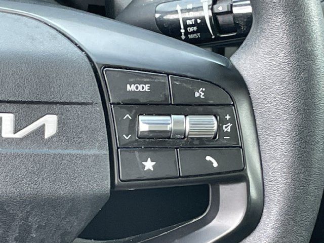 Used 2025 Kia K4 FWD image 13
