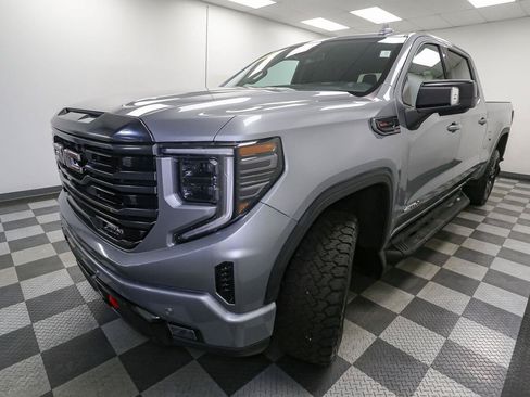 Used 2023 GMC Sierra 1500 AT4 w/ AT4 Premium Package AWD/4WD image 4