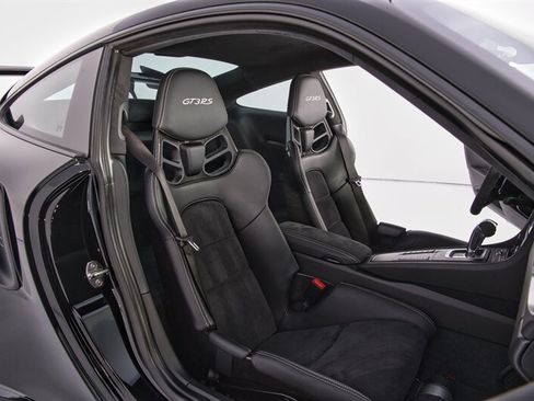 Used 2019 Porsche 911 GT3 RS RWD image 32