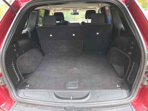 Used 2012 Jeep Grand Cherokee Laredo w/ Laredo E Group image 21