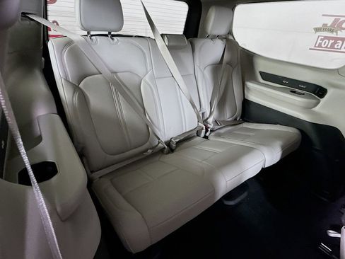 Used 2022 Jeep Wagoneer Series III w/ Flexible Seating Group AWD/4WD image 32