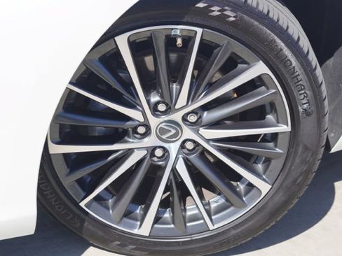 Used 2023 Lexus ES 350 w/ Premium Package FWD image 10