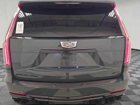 Used 2026 Cadillac Escalade ESV V w/ LPO, ONYX Package AWD/4WD image 4