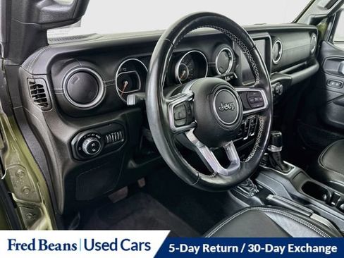 Used 2022 Jeep Gladiator Overland w/ Popular Equipment Package AWD/4WD image 13