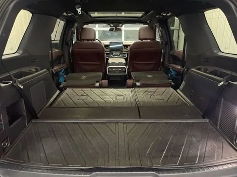 Used 2024 Ford Expedition Limited image 14