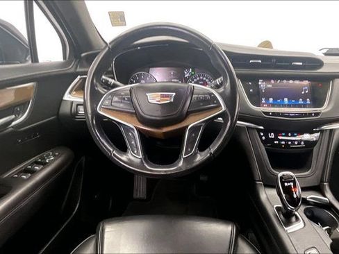 Used 2019 Cadillac XT5 Platinum AWD/4WD image 4
