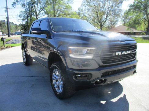 Used 2019 RAM 1500 Laramie w/ Sport Appearance Package image 11