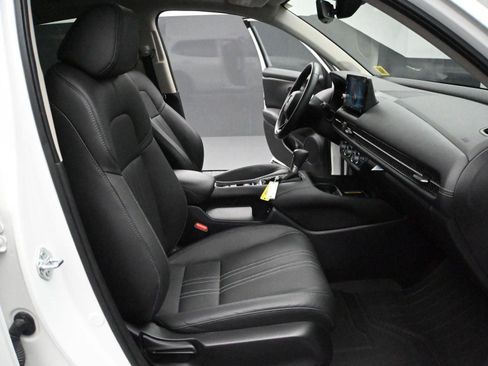 Used 2024 Honda HR-V EX-L image 18