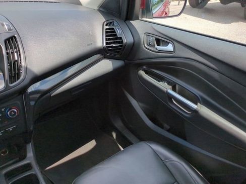 Certified 2017 Ford Escape Titanium FWD image 17