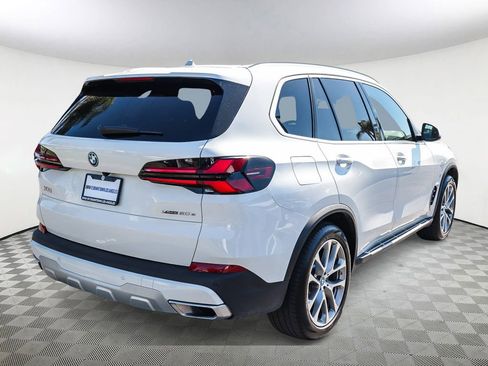 Used 2025 BMW X5 xDrive50e image 7