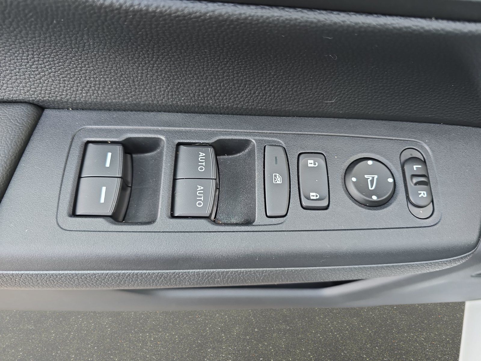 Used 2024 Honda CR-V EX image 29