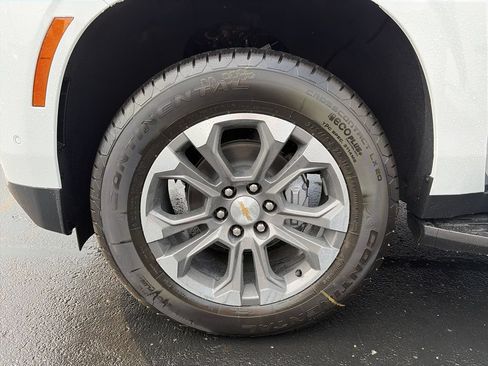 New 2026 Chevrolet Suburban LT w/ Comfort Package AWD/4WD image 29