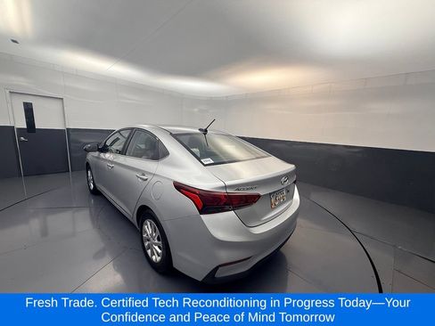 Used 2019 Hyundai Accent SEL FWD image 3