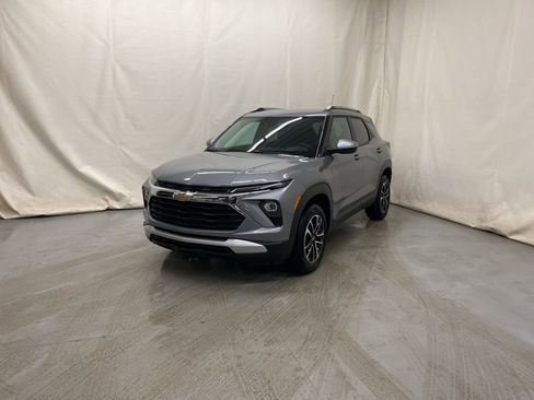 New 2026 Chevrolet TrailBlazer LT w/ LT Cold Weather Package AWD/4WD image 2