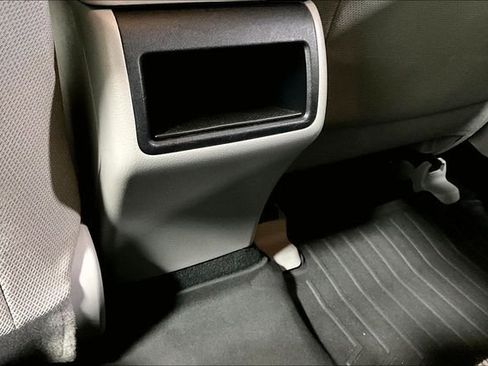 Used 2013 Toyota Camry LE image 25