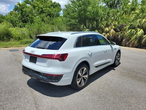 Certified 2024 Audi Q8 e-tron Premium Plus w/ Premium Plus Package AWD/4WD image 4