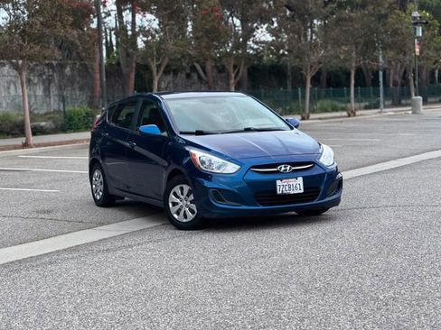 Used 2017 Hyundai Accent SE FWD image 2