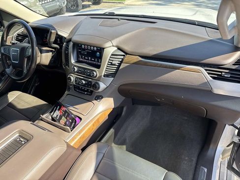 Used 2019 GMC Yukon XL Denali w/ Denali Ultimate Package RWD image 15