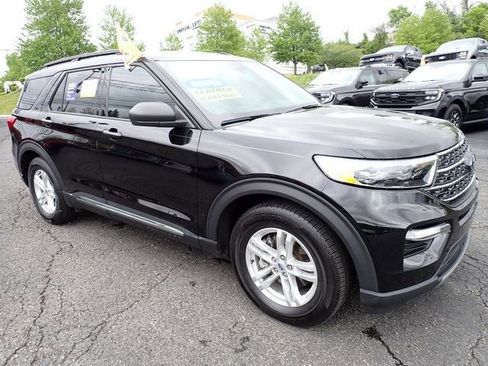 Certified 2023 Ford Explorer XLT w/ Equipment Group 202A RWD image 11