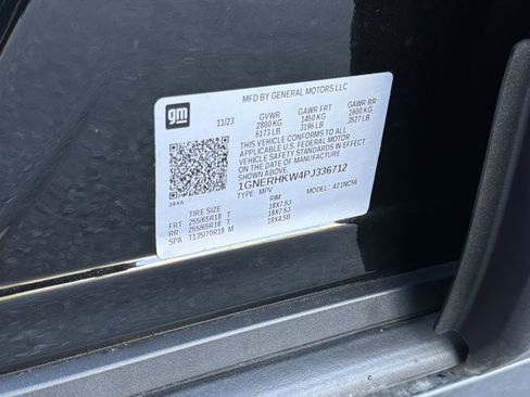 Used 2023 Chevrolet Traverse LT FWD image 36