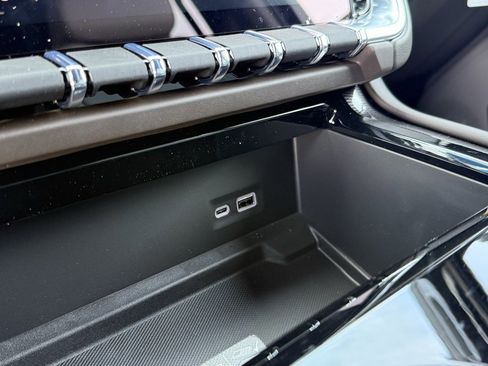 New 2026 GMC Yukon XL Elevation w/ Elevation Premium Package image 25