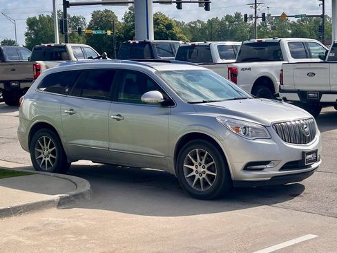 Used 2017 Buick Enclave Leather AWD/4WD image 7