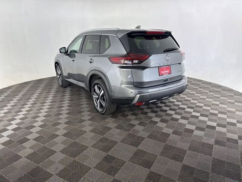 Used 2025 Nissan Rogue SL FWD image 7