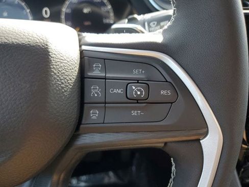 New 2025 Jeep Grand Cherokee L Laredo image 28