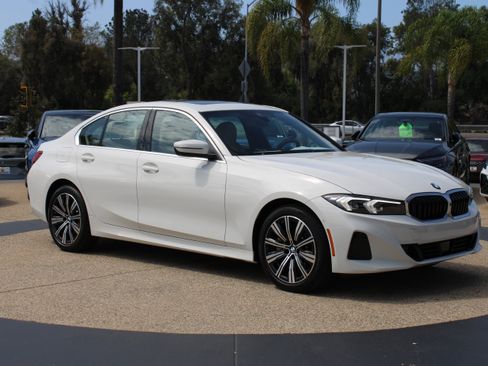 Used 2026 BMW 330i Sedan w/ Convenience Package RWD image 8