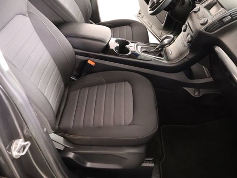 Used 2018 Ford Edge SE FWD image 12