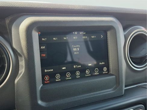 Used 2022 Jeep Wrangler Unlimited Sport image 17