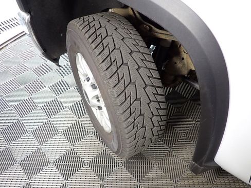 Used 2024 Chevrolet Silverado 2500 LT AWD/4WD image 38