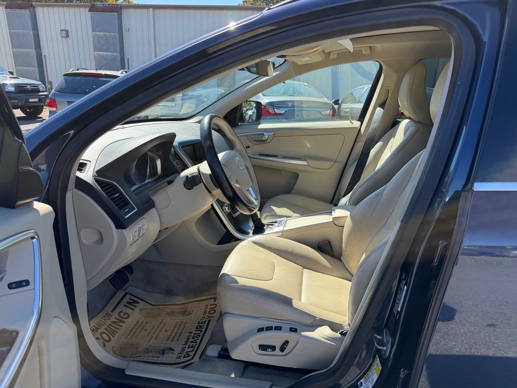 Used 2015 Volvo XC60 T5 AWD/4WD image 10