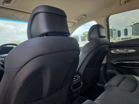 Used 2025 Genesis GV70 2.5T image 17