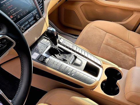 Used 2017 Porsche Macan image 14