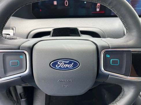 Used 2025 Ford Expedition Active AWD/4WD image 36