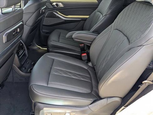 Used 2025 BMW X7 M60i image 15