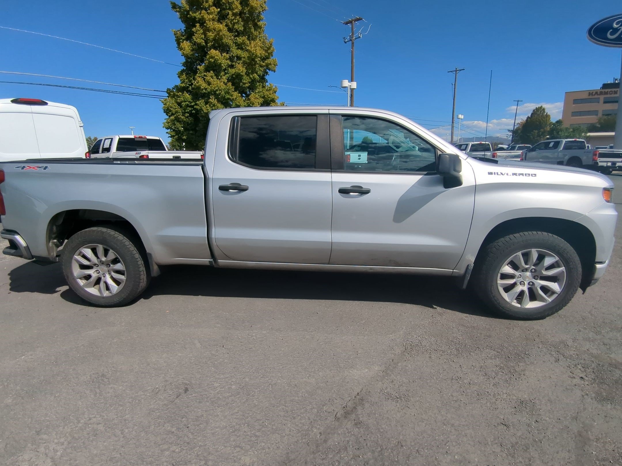 Used 2022 Chevrolet Silverado 1500 Custom w/ Safety Confidence Package AWD/4WD image 2