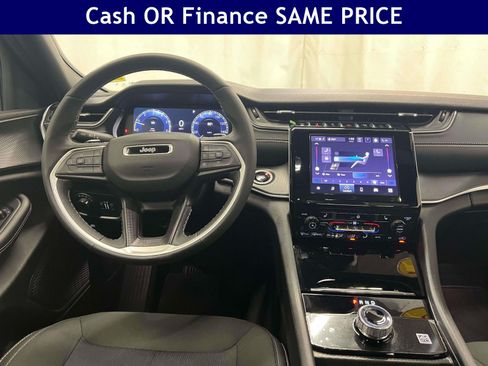 Used 2025 Jeep Grand Cherokee Laredo X w/ Luxury Tech Group I AWD/4WD image 2