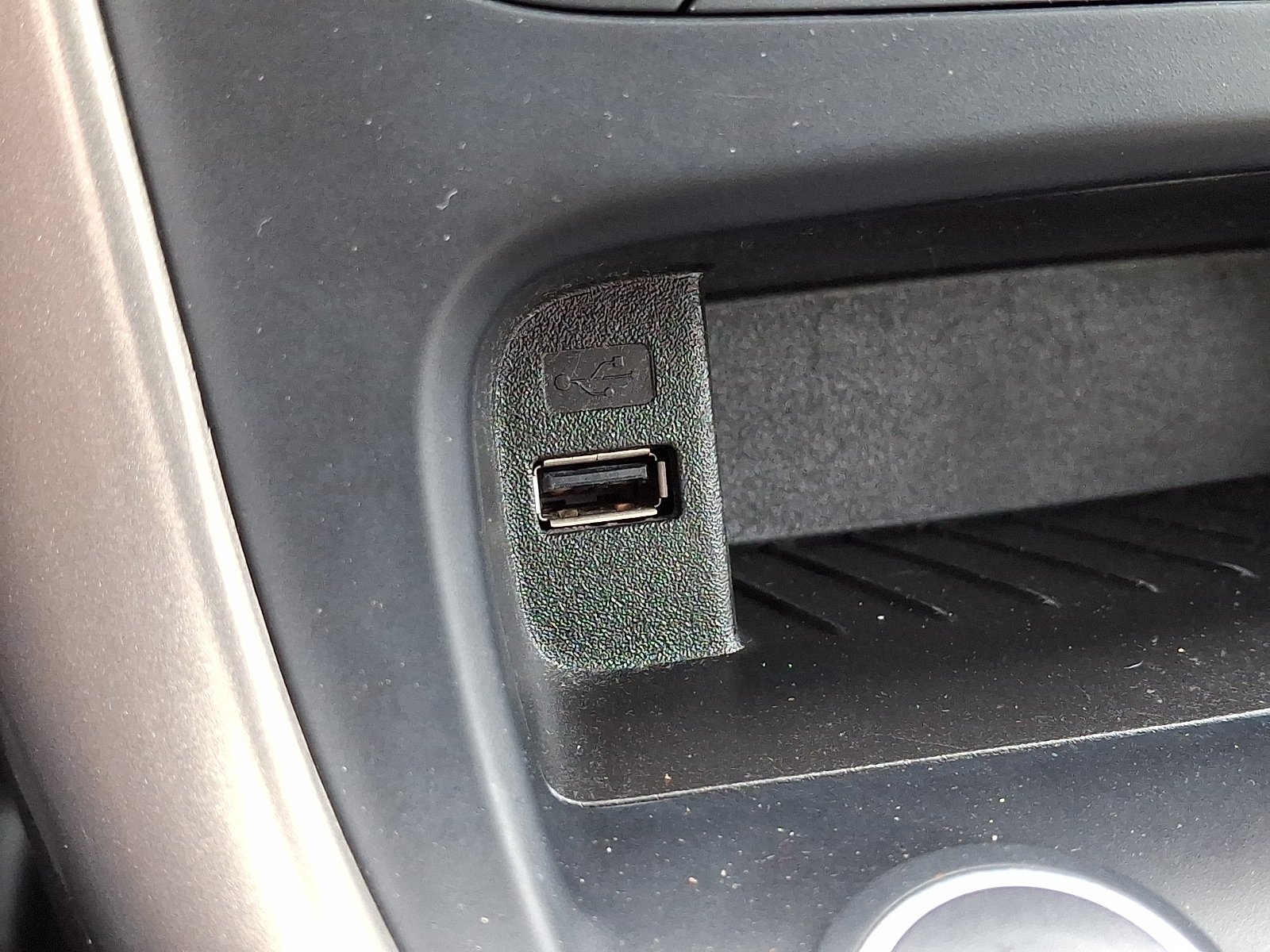 Used 2016 Ford Focus Titanium FWD image 25