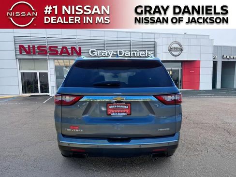 Used 2021 Chevrolet Traverse Premier FWD image 6