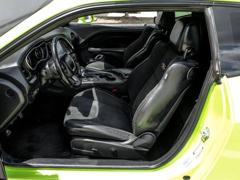 Used 2015 Dodge Challenger R/T Scat Pack w/ Scat Pack Appearance Package RWD image 3