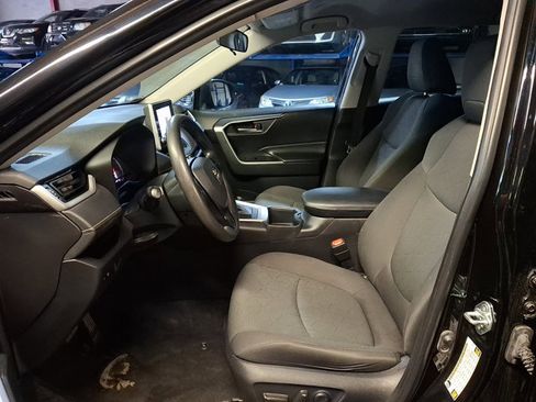 Used 2023 Toyota RAV4 XLE AWD/4WD image 13